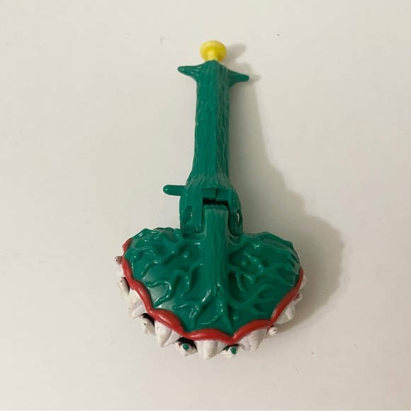 Vtg Batman Animated Series Poison Ivy Snapping Venus Flytrap Weapon Accessory - Picture 3 of 9